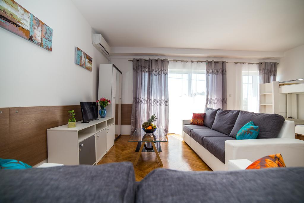 Holiday Home White House Podstrana Dış mekan fotoğraf